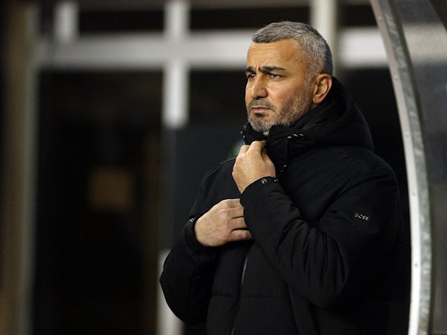 L'entrenador de Qarabag, Gurban Gurbanov, abans del partit del 16 de febrer de 2023