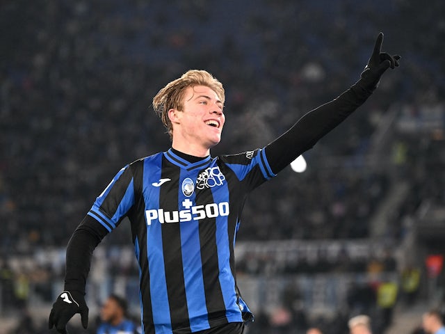 Rasmus Hojlund de l'Atalanta celebra el seu segon gol l'11 de febrer de 2023