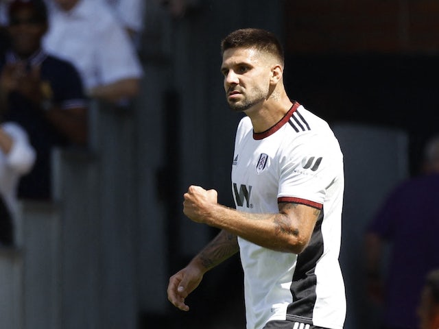 Aleksandar Mitrovic celebra el gol del Fulham el 6 d'agost de 2022