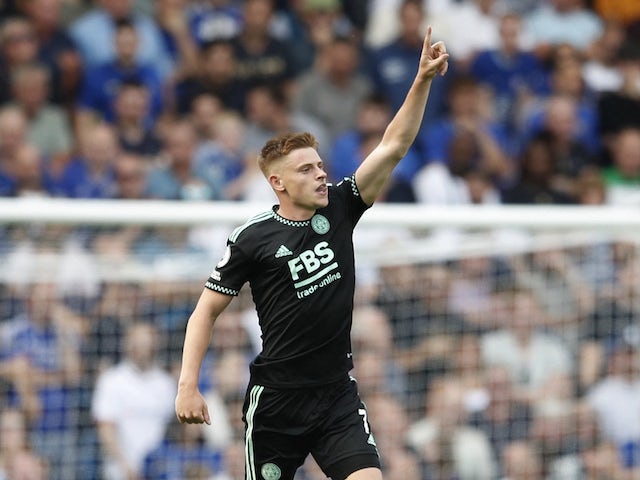 Harvey Barnes celebra el gol del Leicester City el 27 d'agost de 2022