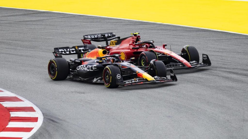 GP d'Espanya, Verstappen (Red Bull) guanya al Mercedes de Hamilton i Russell