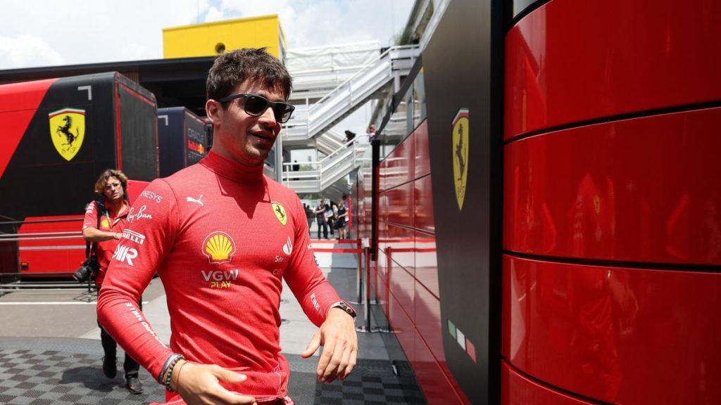 La música de Leclerc: "M'agradaria guanyar i córrer amb Ferrari fins als 60"