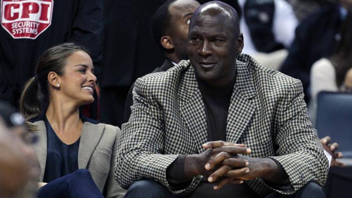 Michael Jordan cessa la propietat de l'NBA dels Charlotte Hornets