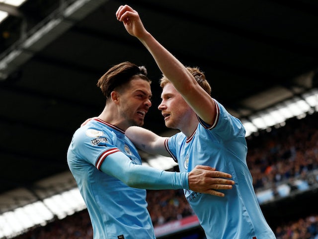 Kevin De Bruyne del Manchester City celebra el seu segon gol amb Jack Grealish l'1 d'abril de 2023