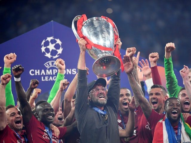 L'entrenador del Liverpool, Jurgen Klopp, aixeca el trofeu de la Lliga de Campions l'1 de juny de 2019