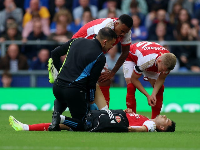 Gabriel Martinelli de l'Arsenal rep tractament per una lesió el 17 de setembre de 2023