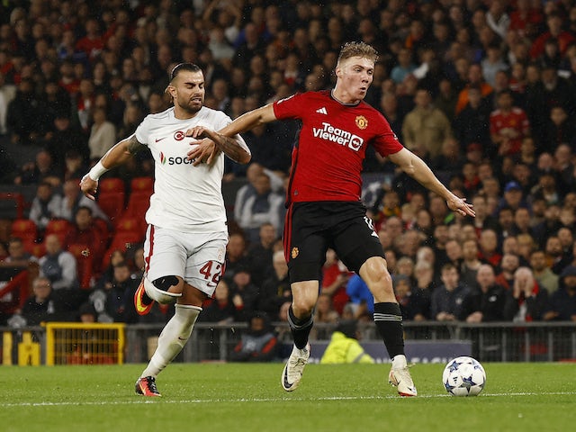 Rasmus Hojlund del Manchester United en acció contra el Galatasaray el 2 d'octubre de 2023