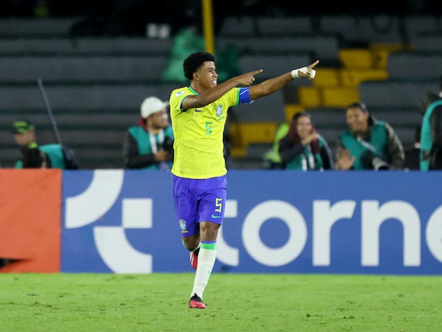 El brasiler Andrey Santos celebra el seu primer gol el 12 de febrer de 2023