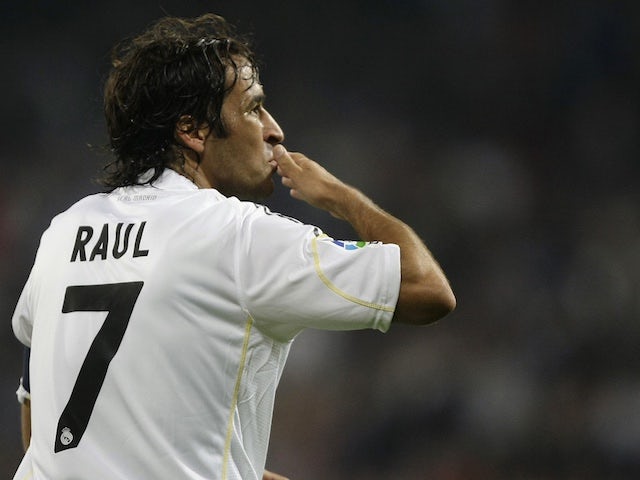 Raúl en acció pel Reial Madrid el 2009