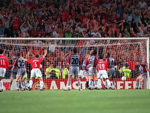 Els jugadors del Manchester United celebren el gol d'Ole Gunnar Solskjaer contra el Bayern de Munic el 26 de maig de 1999