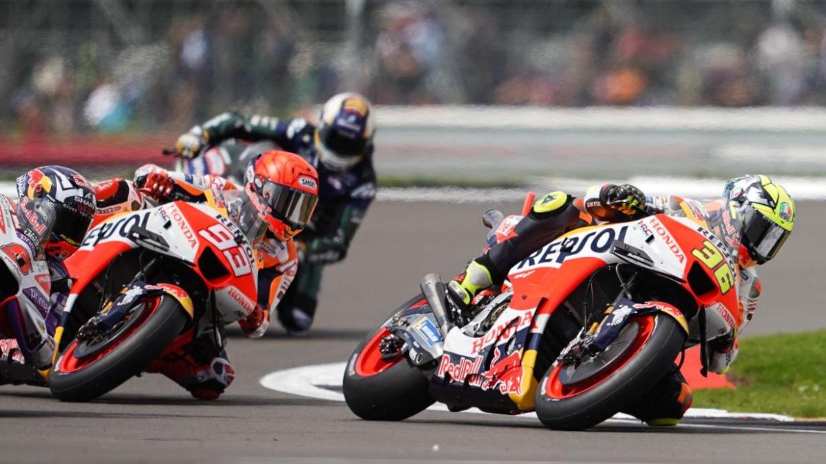MotoGP, la comparació entre pilots d'Honda: mirades del "vell" Márquez, fundadors de Mir
