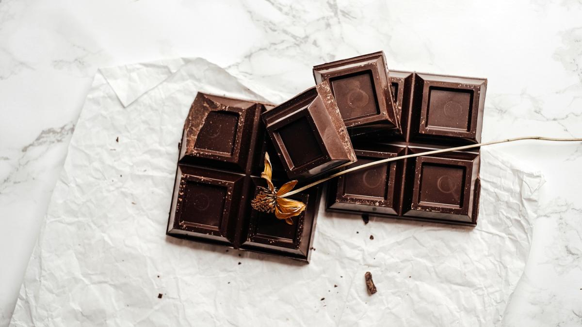 Es pot menjar xocolata negra al vespre?  L'expert respon