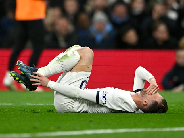 James Maddison del Tottenham Hotspur cau lesionat el 6 de novembre de 2023