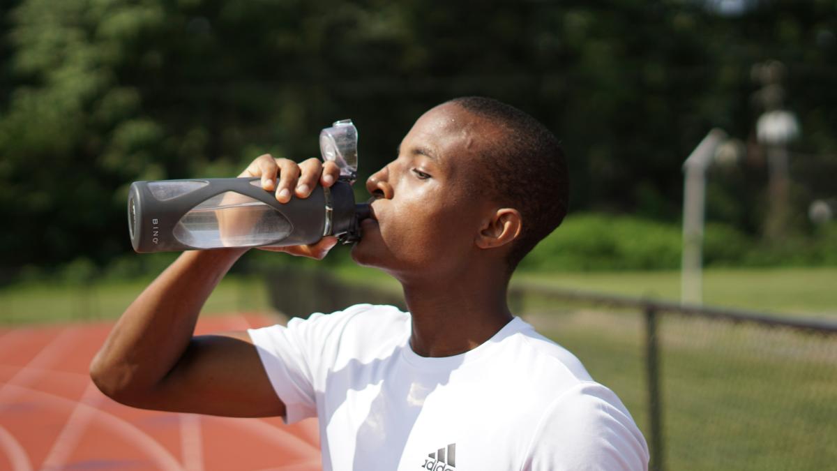 Què és l'aigua proteica?  És realment útil per als esportistes?  L'expert respon