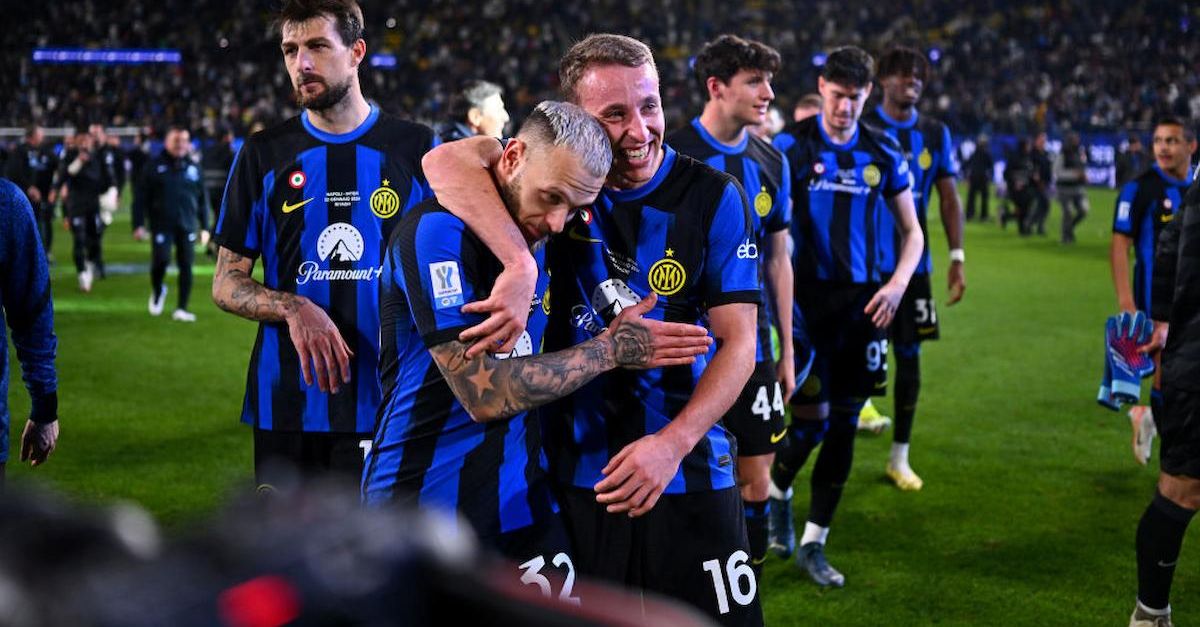 Supercopa, Frattesi guanya el seu primer trofeu amb l'Inter: "Com l'aixeca, no sóc pràctic"