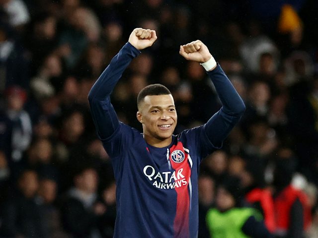 Kylian Mbappe del Paris Saint-Germain celebra després de guanyar el Trophee des Champions el 3 de gener de 2024