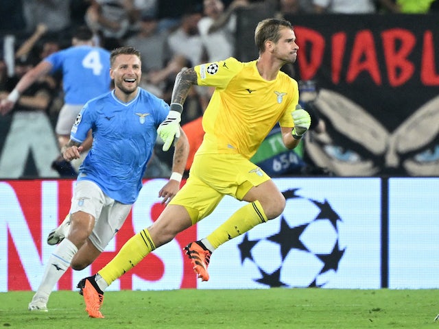 Ivan Provedel de la Lazio celebra el gol contra l'Atlètic de Madrid el 20 de setembre de 2023