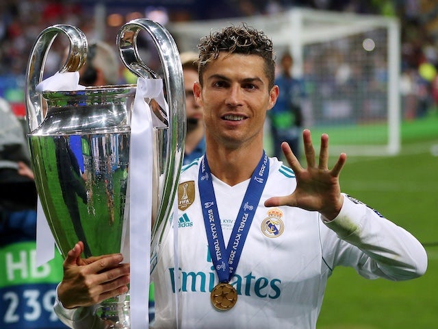 El davanter del Reial Madrid Cristiano Ronaldo celebra després d'ajudar el seu equip a guanyar la final de la Lliga de Campions 2018 a Kíev