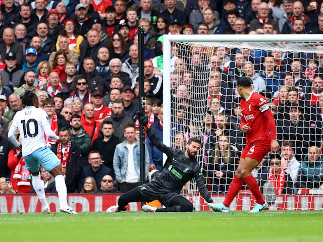 L'Eberechi Eze de Crystal Palace marca contra el Liverpool el 14 d'abril de 2024