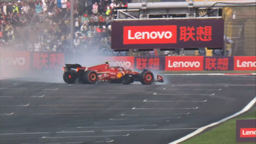 Queixa d'Aston Martin contra Ferrari: Sainz no hauria d'haver tornat a la pista, sense penalització